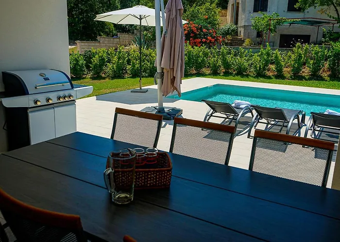 Lia With Pool - Luxury In Vintijan, Near And Medulin Πούλα