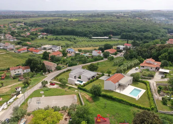 Βίλα Lia With Pool - Luxury In Vintijan, Near And Medulin Πούλα